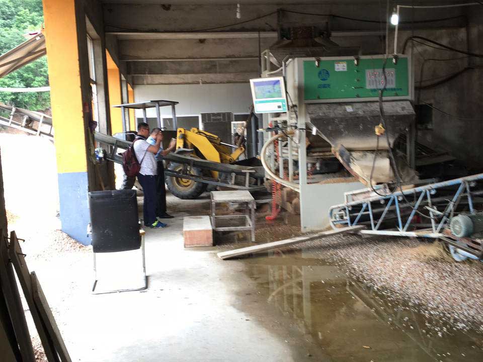 色選機|食品|再生料|礦石|履帶色選機 色選機|食品|再生料|礦石|履帶色選機