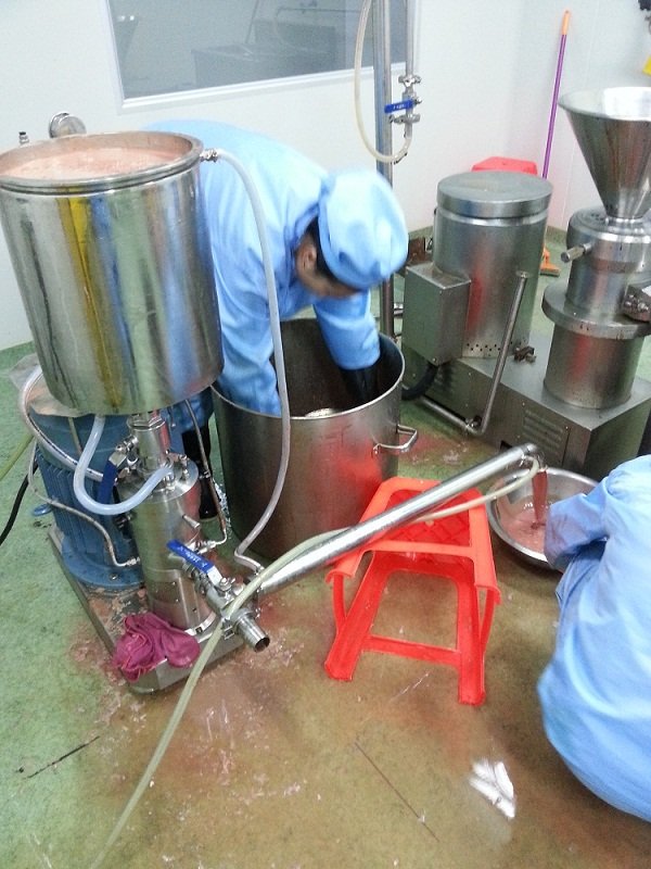 1015063214_431602.jpg 牛脾膠體磨(牛脾勻漿機(jī)) - 副本.jpg